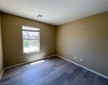 2392 Ember Mist Court - Photo Thumbnail 9