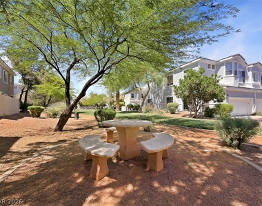 232 Friendly Court - Photo Thumbnail 32