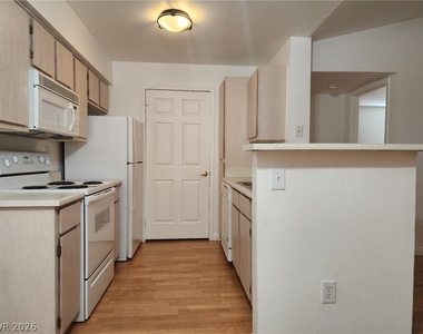 231 Horizon Ridge Parkway - Photo Thumbnail 16