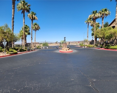 231 Horizon Ridge Parkway - Photo Thumbnail 5