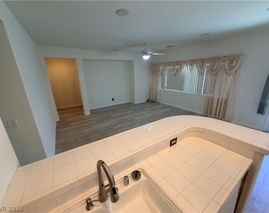 4208 Autumndale Avenue - Photo Thumbnail 9