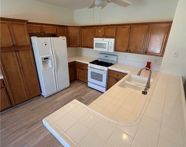 4208 Autumndale Avenue - Photo Thumbnail 6