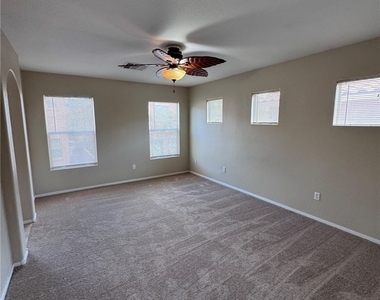9118 Wine Cellar Avenue - Photo Thumbnail 11