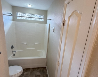 9118 Wine Cellar Avenue - Photo Thumbnail 29