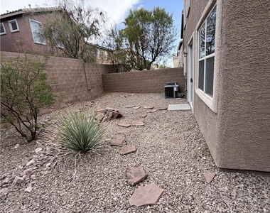9118 Wine Cellar Avenue - Photo Thumbnail 39