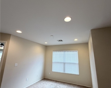 9118 Wine Cellar Avenue - Photo Thumbnail 14