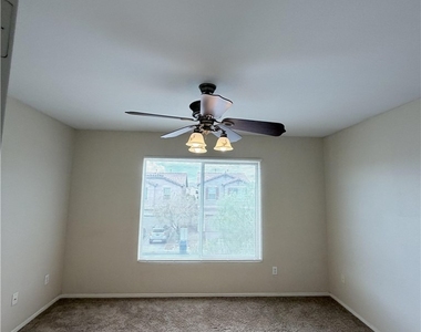9118 Wine Cellar Avenue - Photo Thumbnail 8