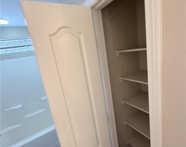 9118 Wine Cellar Avenue - Photo Thumbnail 31