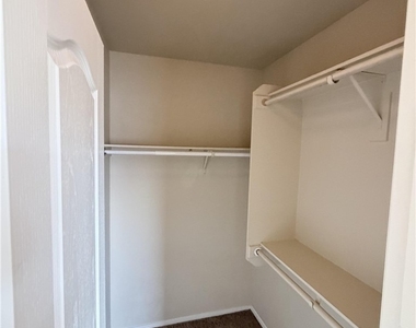 9118 Wine Cellar Avenue - Photo Thumbnail 17