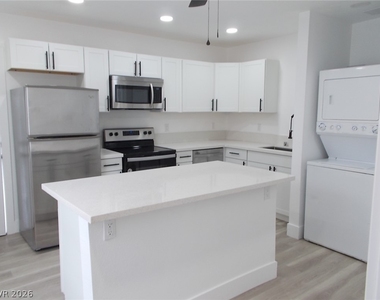 532 N 9th Street - Photo Thumbnail 5
