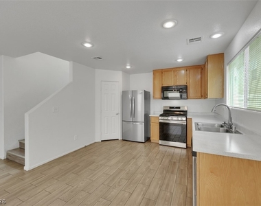 7222 Liberty Pride Street - Photo Thumbnail 12