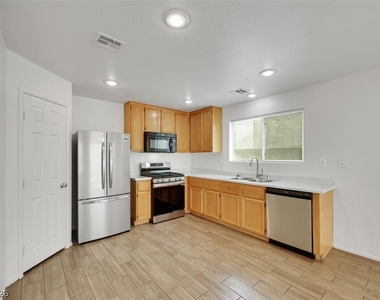 7222 Liberty Pride Street - Photo Thumbnail 13