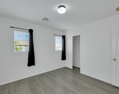 7222 Liberty Pride Street - Photo Thumbnail 28