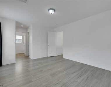 7222 Liberty Pride Street - Photo Thumbnail 20