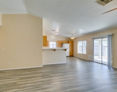 3001 Johannan Lane - Photo Thumbnail 4