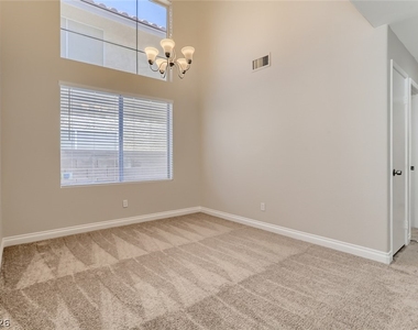 317 Windmere Street - Photo Thumbnail 4