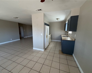 4913 Danbrook Court - Photo Thumbnail 17