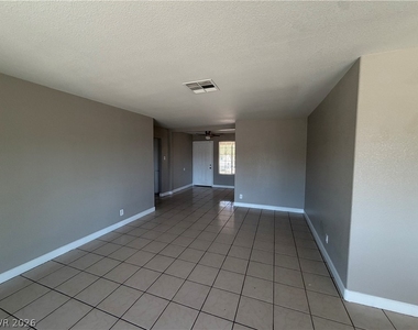 4913 Danbrook Court - Photo Thumbnail 18