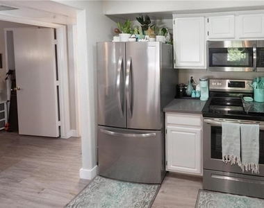 555 E Silverado Ranch Boulevard - Photo Thumbnail 26