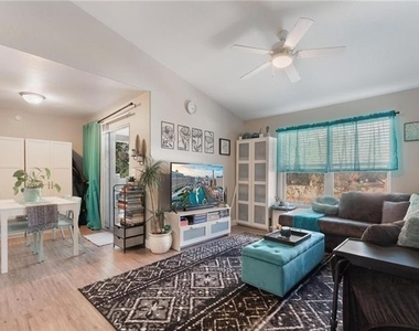 555 E Silverado Ranch Boulevard - Photo Thumbnail 21