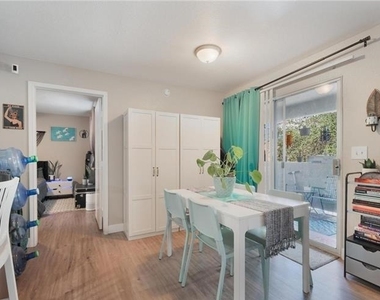 555 E Silverado Ranch Boulevard - Photo Thumbnail 7