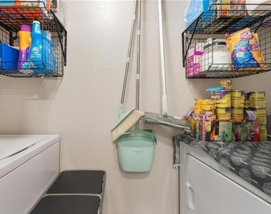 555 E Silverado Ranch Boulevard - Photo Thumbnail 19