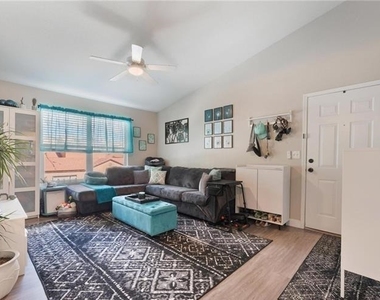 555 E Silverado Ranch Boulevard - Photo Thumbnail 20