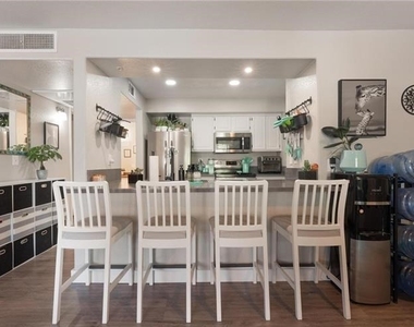 555 E Silverado Ranch Boulevard - Photo Thumbnail 28