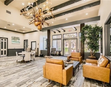 555 E Silverado Ranch Boulevard - Photo Thumbnail 4