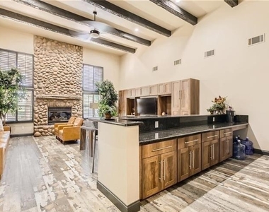 555 E Silverado Ranch Boulevard - Photo Thumbnail 5
