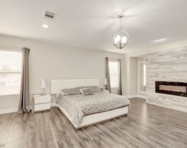 9593 Verneda Court - Photo Thumbnail 3