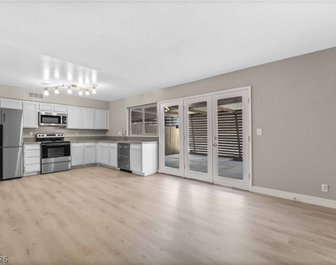 4630 Bountiful Way - Photo Thumbnail 5