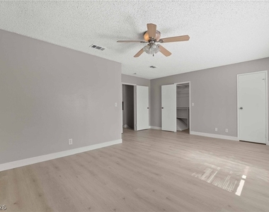 4630 Bountiful Way - Photo Thumbnail 14