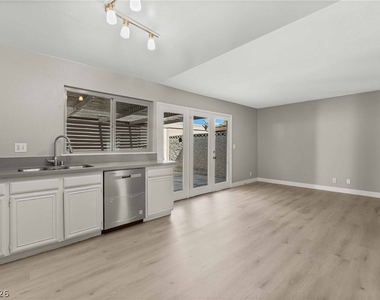 4630 Bountiful Way - Photo Thumbnail 10