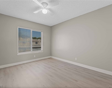 4630 Bountiful Way - Photo Thumbnail 20