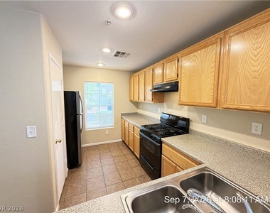 7337 Ribbon Ridge Avenue - Photo Thumbnail 2