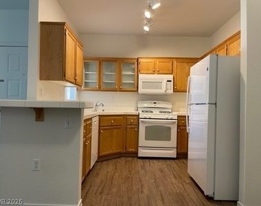 1830 N Buffalo Drive - Photo Thumbnail 3