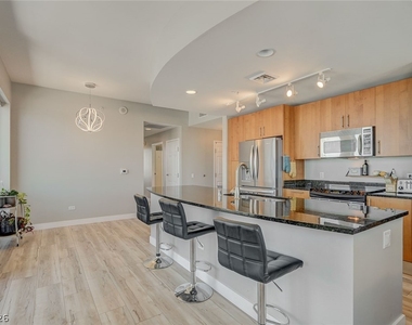 200 W Sahara Avenue - Photo Thumbnail 9