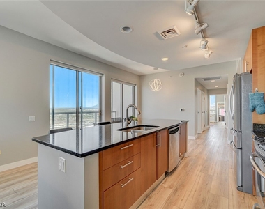 200 W Sahara Avenue - Photo Thumbnail 10