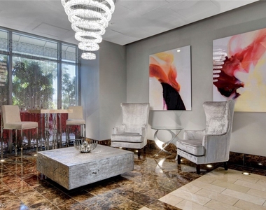 200 W Sahara Avenue - Photo Thumbnail 2