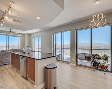 200 W Sahara Avenue - Photo Thumbnail 5