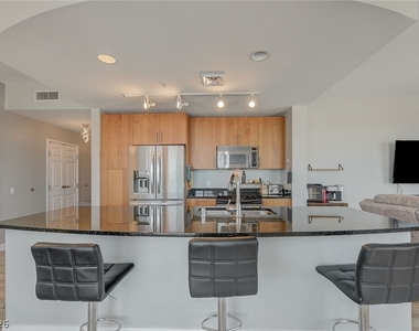 200 W Sahara Avenue - Photo Thumbnail 11