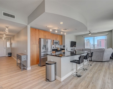 200 W Sahara Avenue - Photo Thumbnail 7
