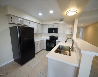 1575 W Warm Springs Road - Photo Thumbnail 7