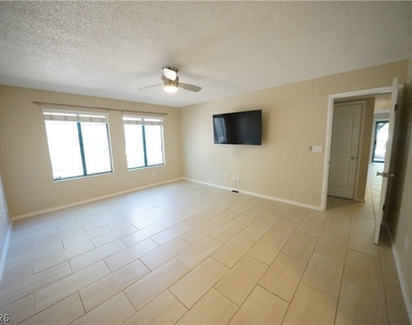 1575 W Warm Springs Road - Photo Thumbnail 15
