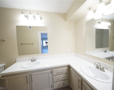 1575 W Warm Springs Road - Photo Thumbnail 19