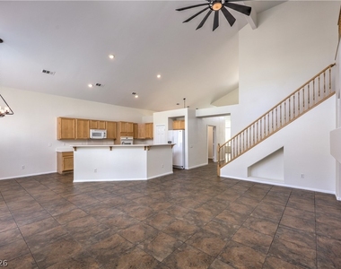 10008 Dusty Winds Avenue - Photo Thumbnail 5