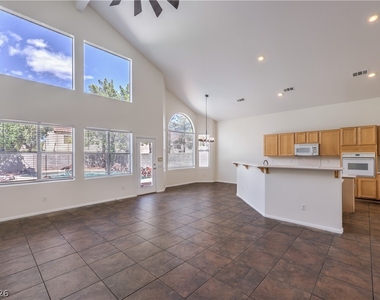 10008 Dusty Winds Avenue - Photo Thumbnail 6