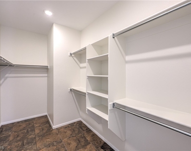 10008 Dusty Winds Avenue - Photo Thumbnail 14