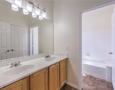10008 Dusty Winds Avenue - Photo Thumbnail 19